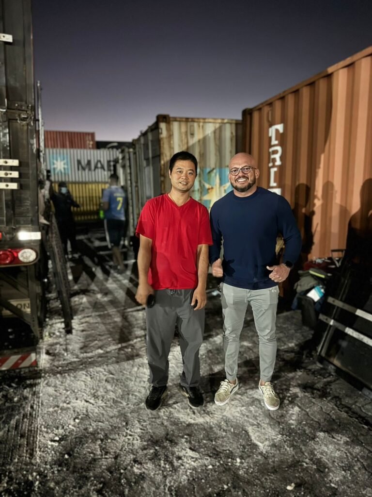 Acompanhamento de operação logística com contêineres